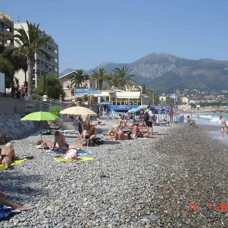 아파트 Ruhige Tourismusmoeblierung Mit Balkon Und Pool By Interhome 로퀴에브륀캡마르탱