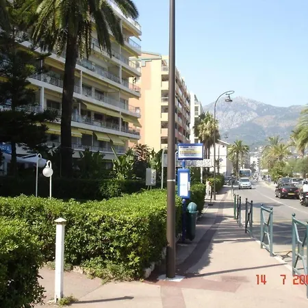 아파트 Ruhige Tourismusmoeblierung Mit Balkon Und Pool By Interhome 로퀴에브륀캡마르탱