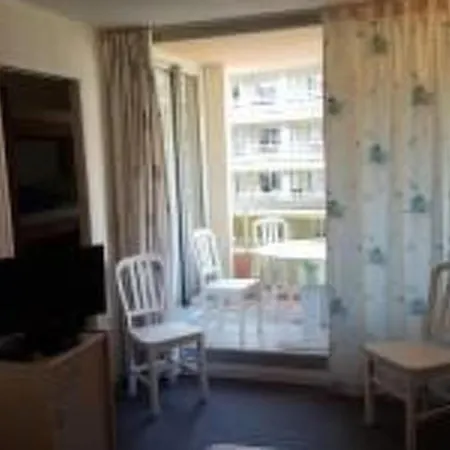 Ruhige Tourismusmoeblierung Mit Balkon Und Pool By Interhome 아파트